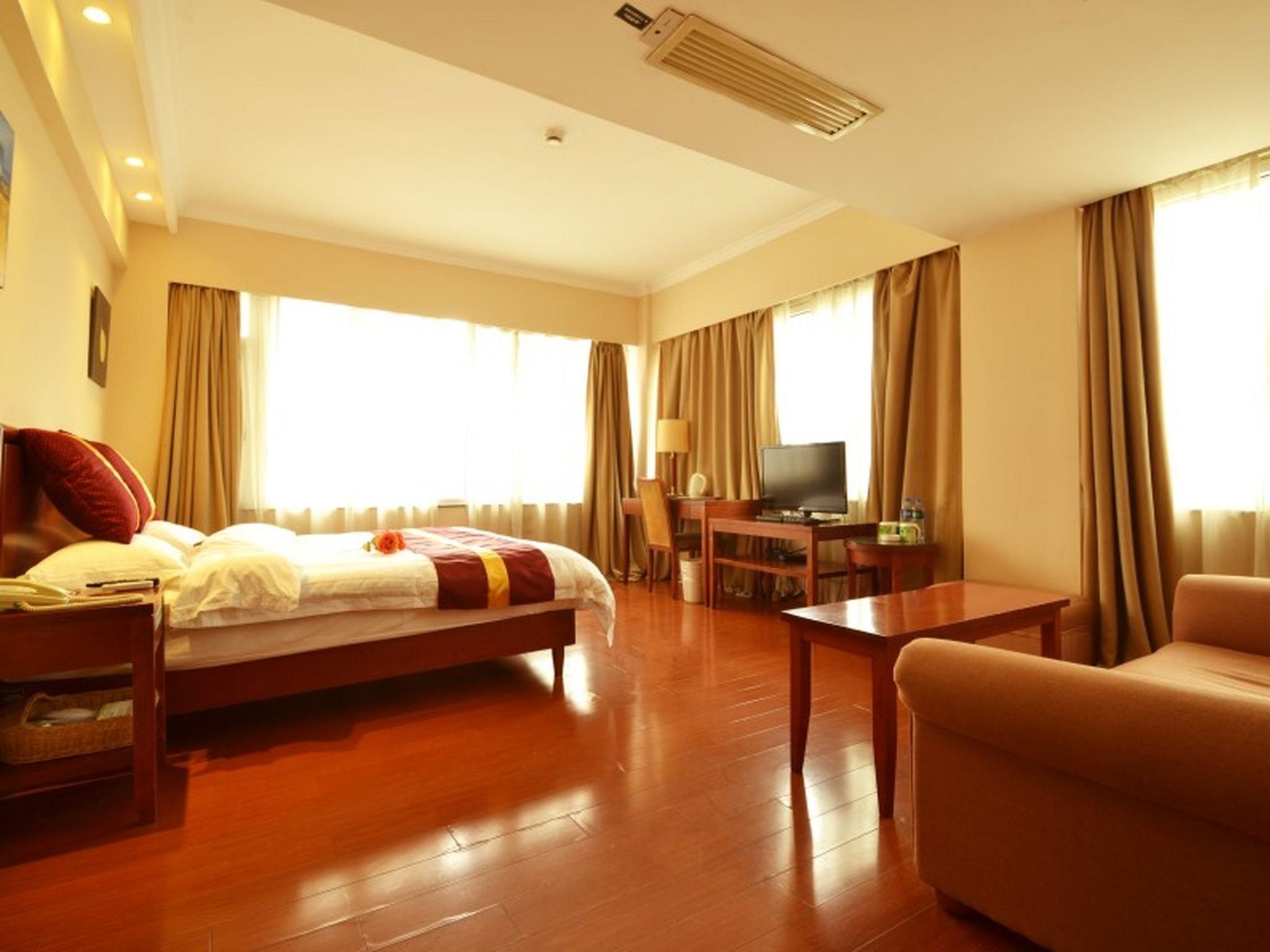 BUSINESS, QUEEN BED