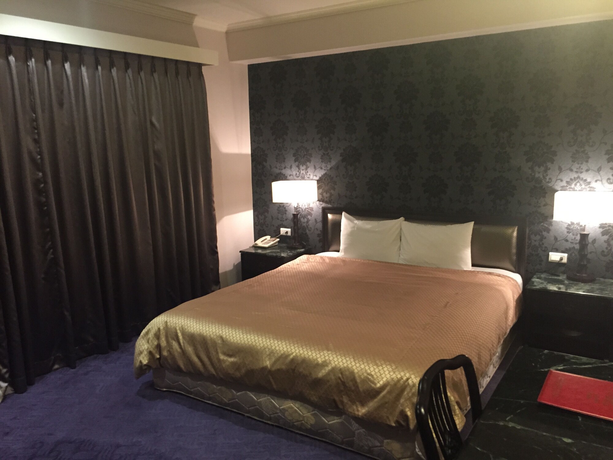 BUSINESS, STUDIO, SUITE