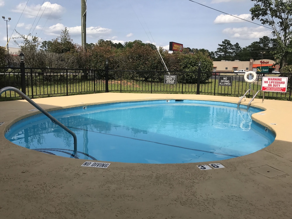 Quality Inn Raeford, NC 4/31