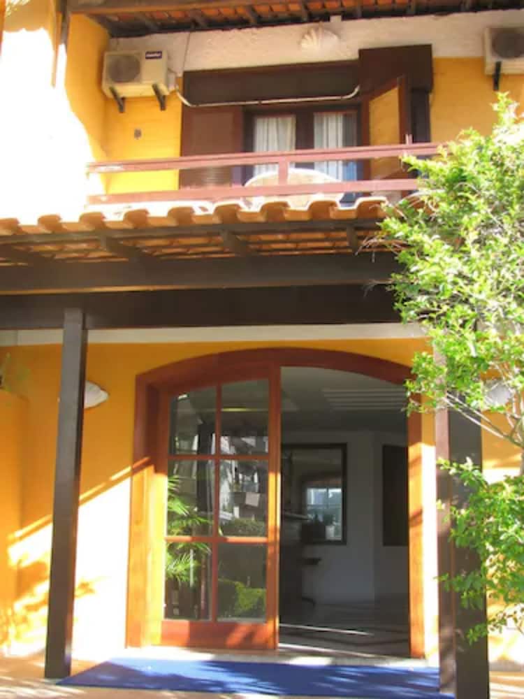Hotel La Brise 3/50