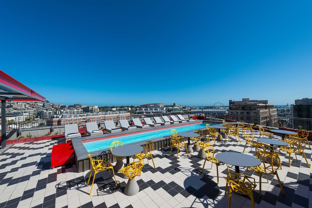 Radisson RED Cape Town V&A Waterfront 46/49