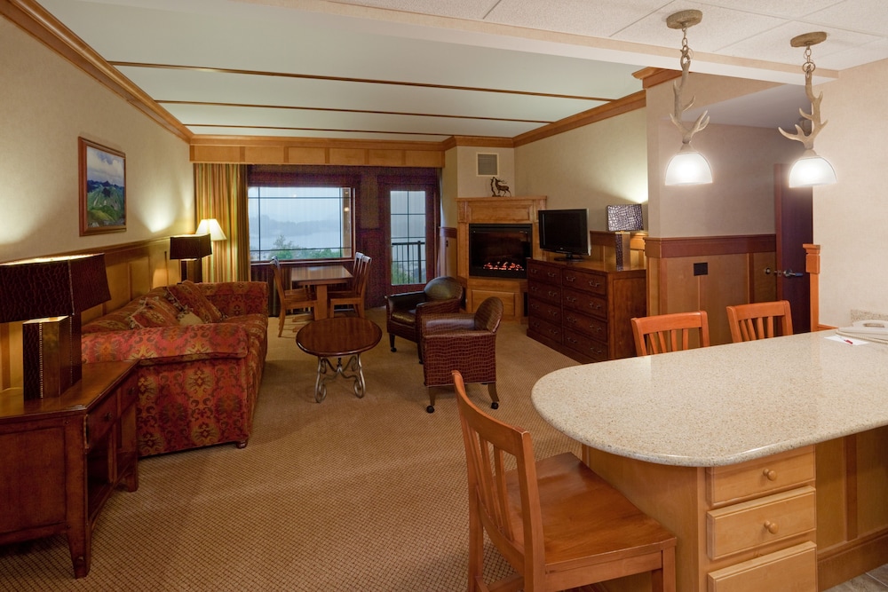 Crowne Plaza Lake Placid 42/67