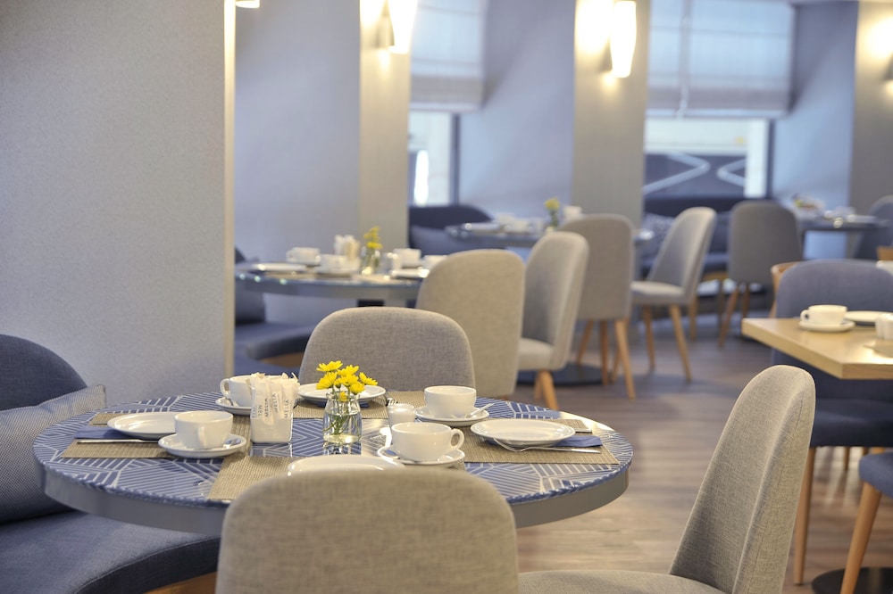 Melia Athens 58/73