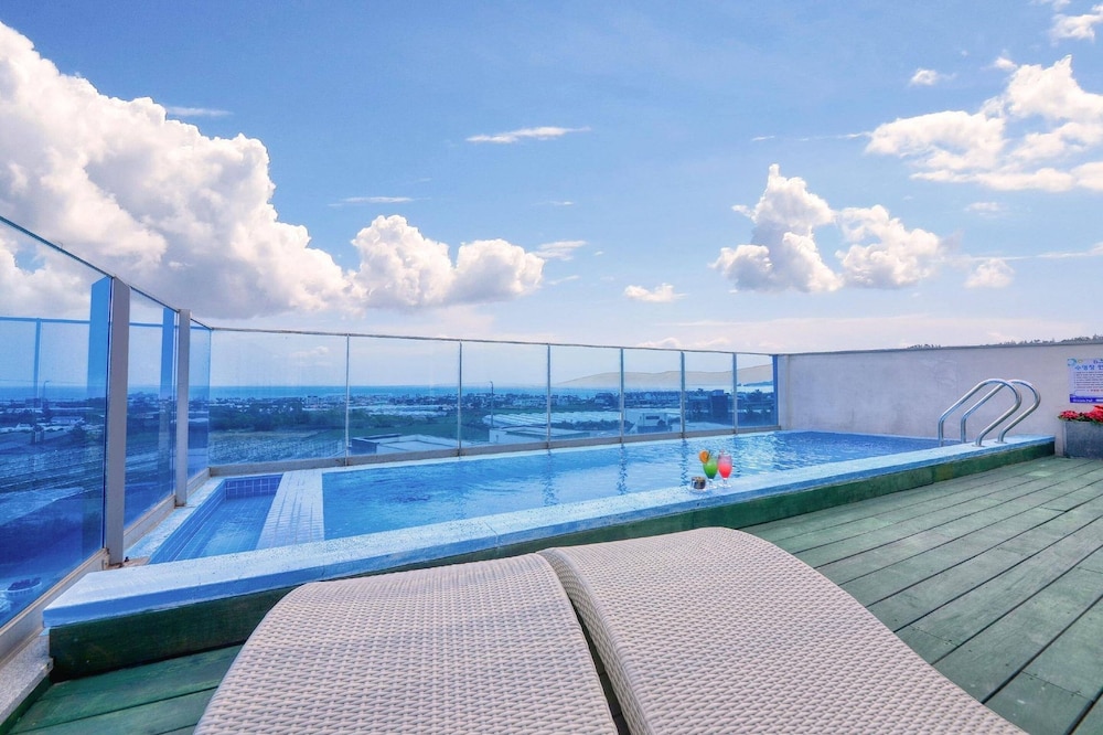 Seogwipo Dawa Pool Villa Pension 25/50
