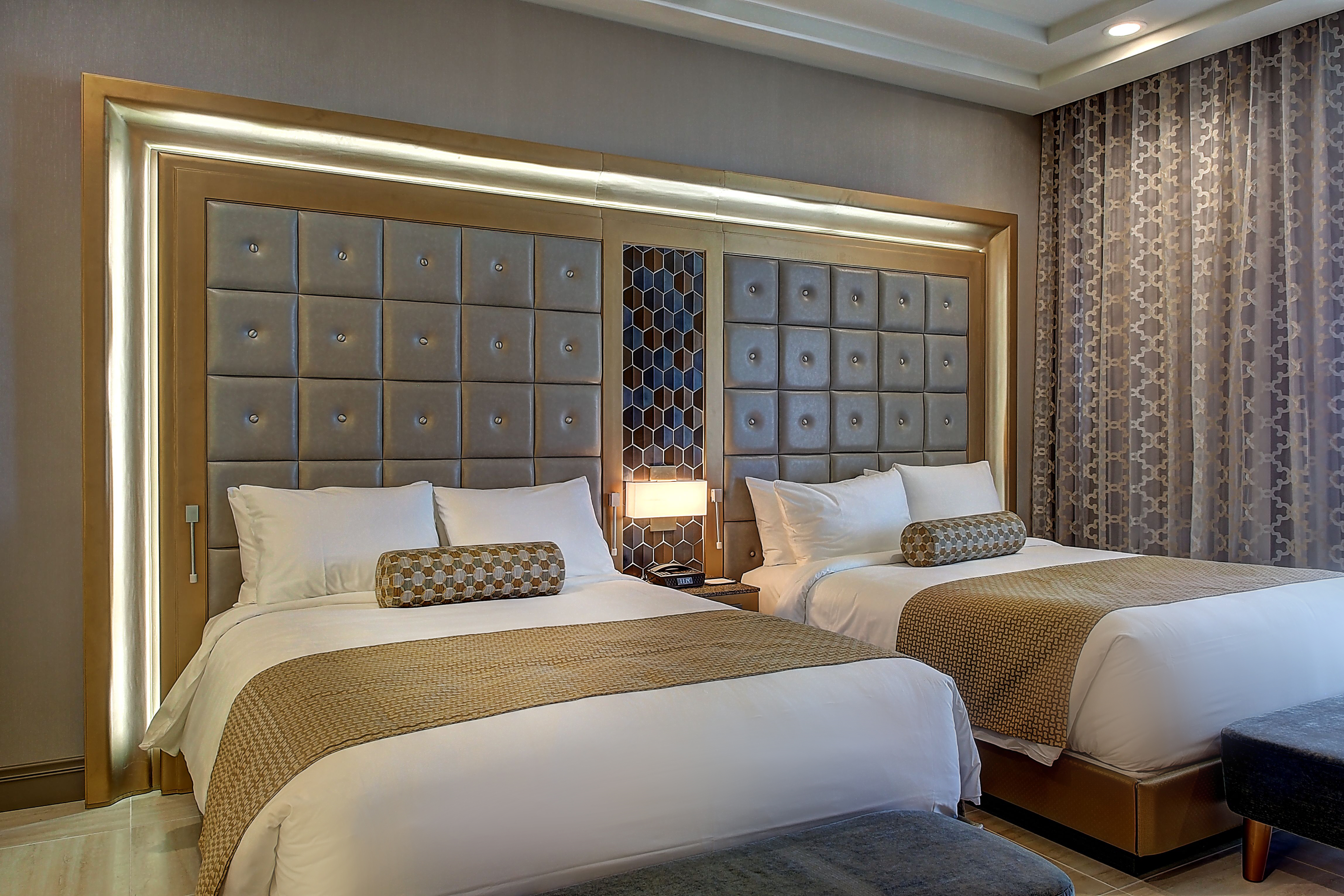 Governor, Suite, Twin Beds