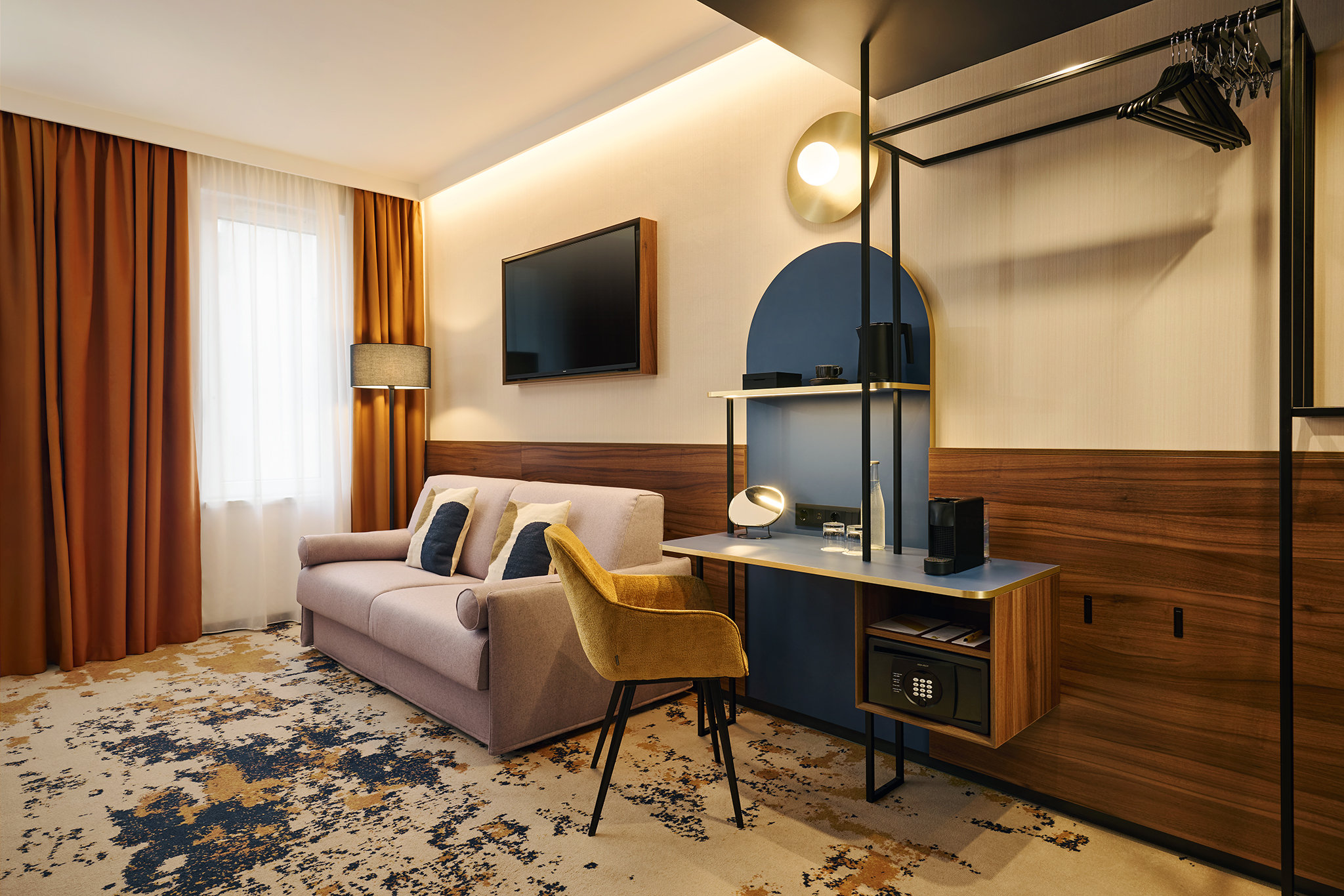 D8 Hotel 66/77