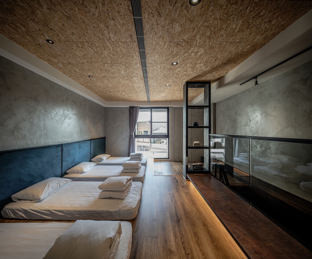 Oinn Hotel and Hostel 15/56