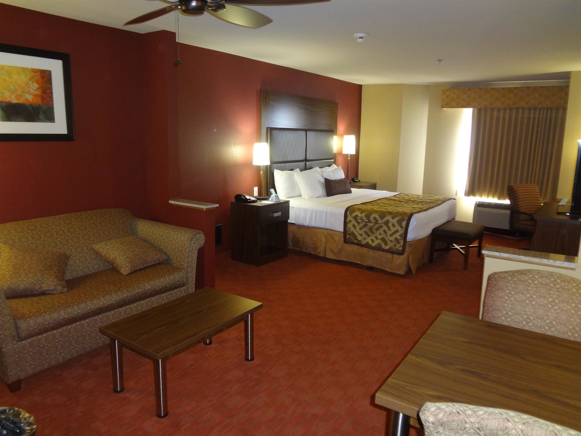جناح بسرير كينج بحوض جاكوزي، Best Western Plus Woodland Hills Hotel Suites 4/9