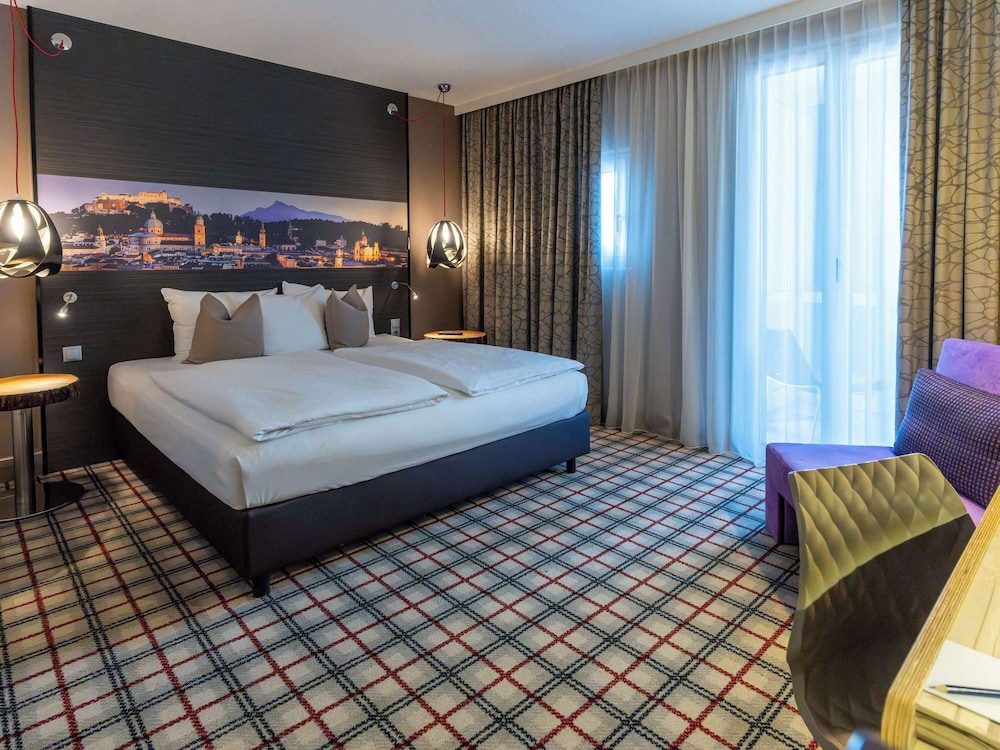 DELUXE, DOUBLE BED