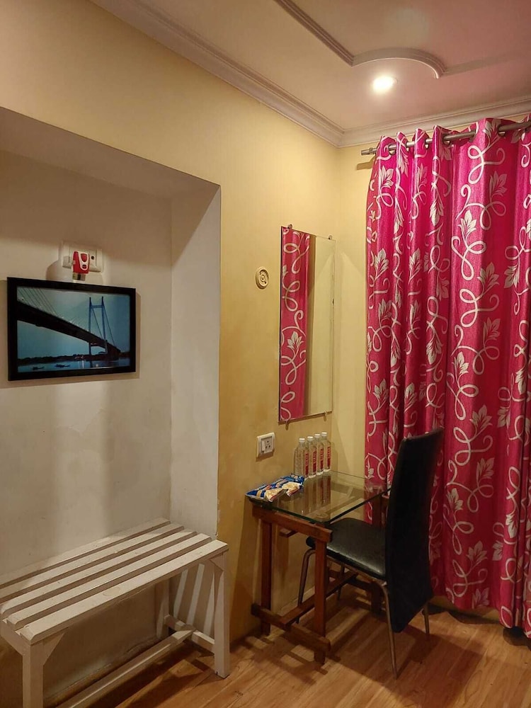 Tara Guest House 52/68