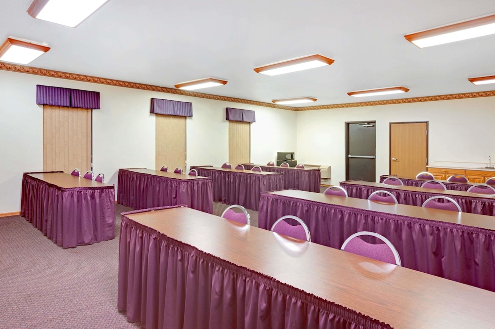 Super 8 by Wyndham Aberdeen East 17/20