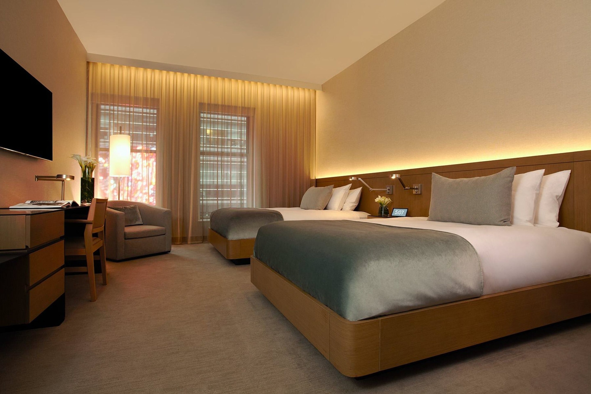 Deluxe, 2 Queen beds