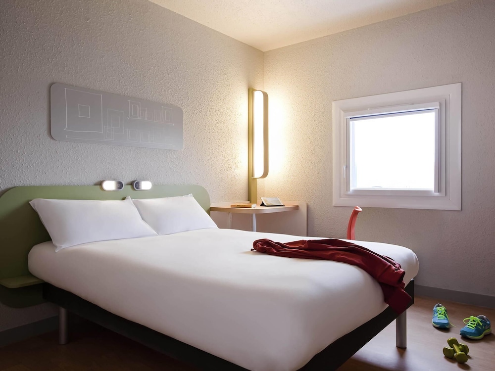 Ibis Budget Pontault Combault Rn4 Marne La Vallee 11/40