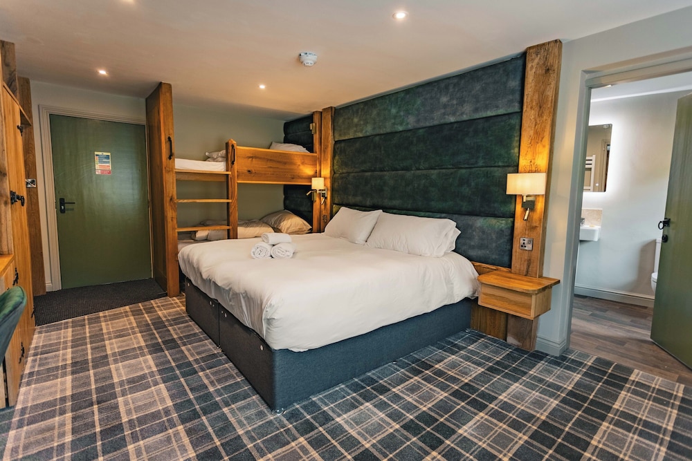 The Green Dragon Inn at Hardraw 13/50