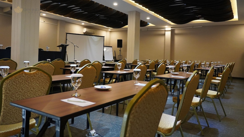 Opi Indah Hotel 43/52