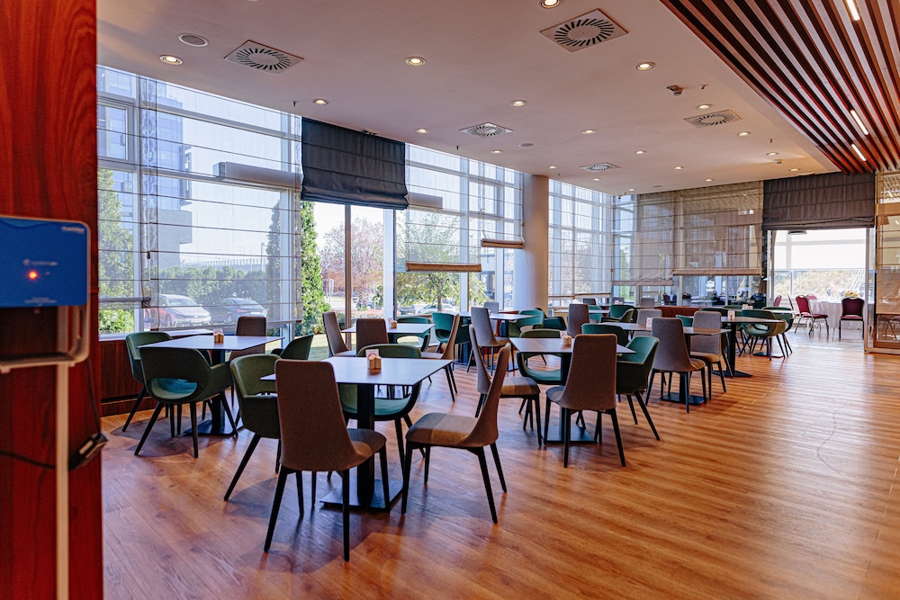 Holiday Inn Belgrade 59/71