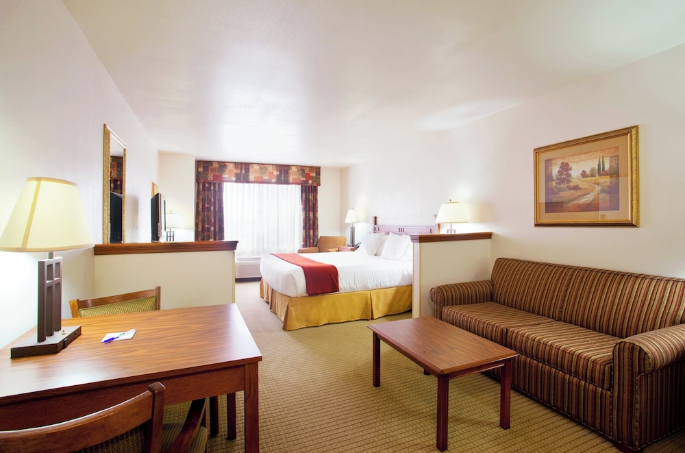Holiday Inn Express Hotel And Suites Mattoon 37/48