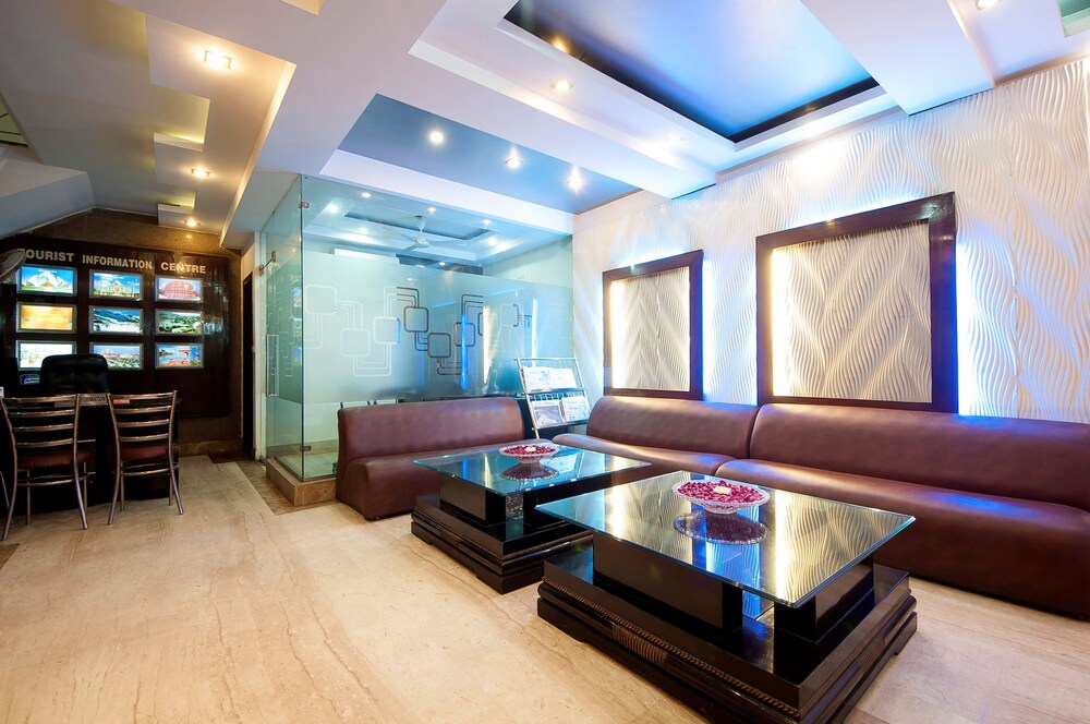 HOTEL GRAND PLAZA. 34/50