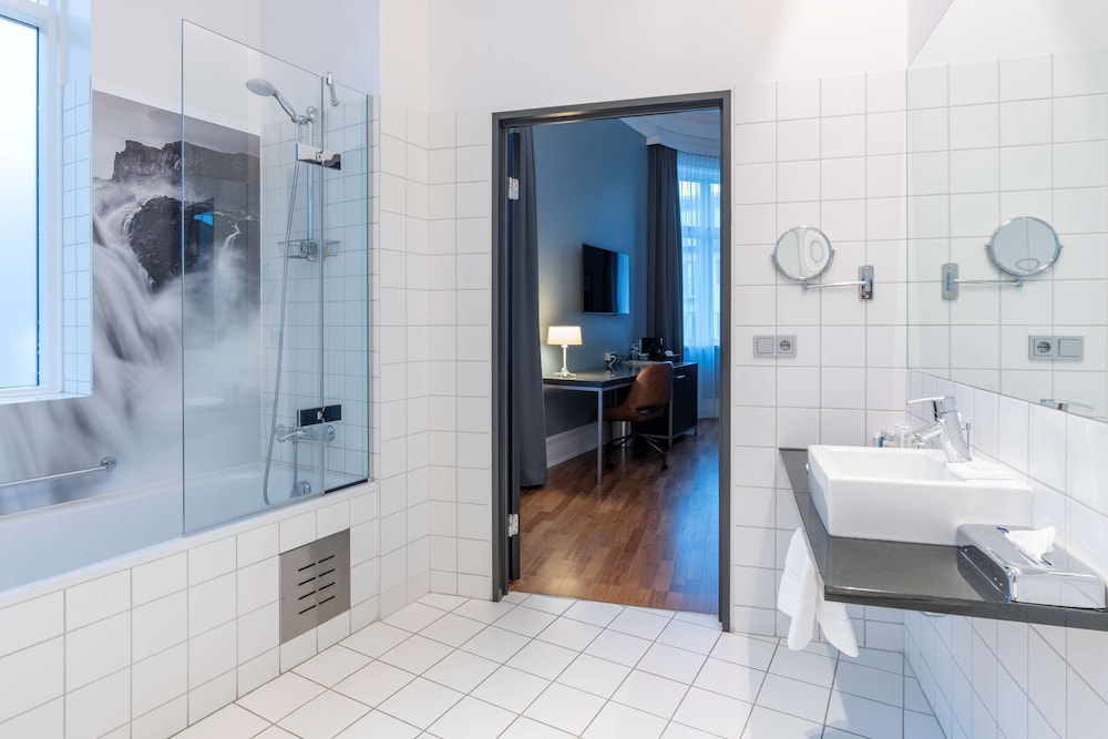 Radisson Blu 1919 Hotel Reykjavik 75/76