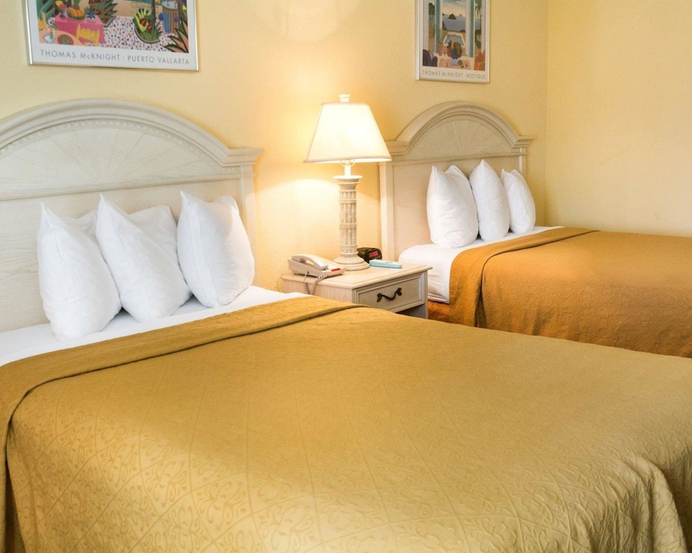 Spark by Hilton Virginia Beach Oceanfront photo2