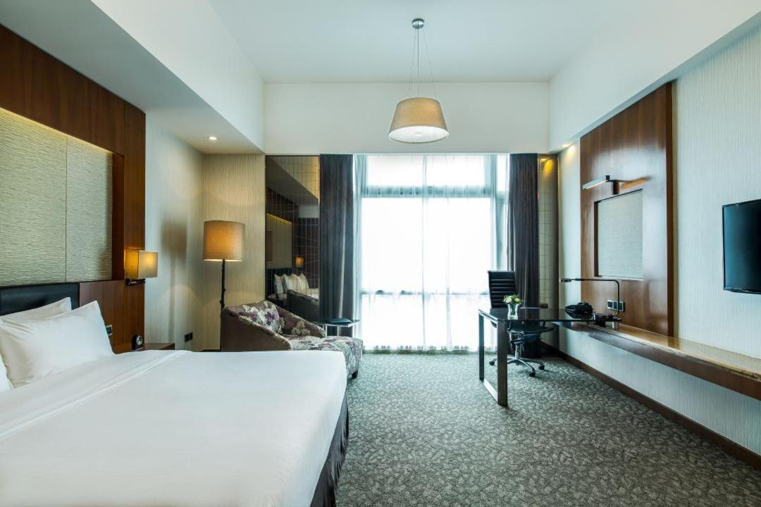 Superior, King Bed, Queen Bed