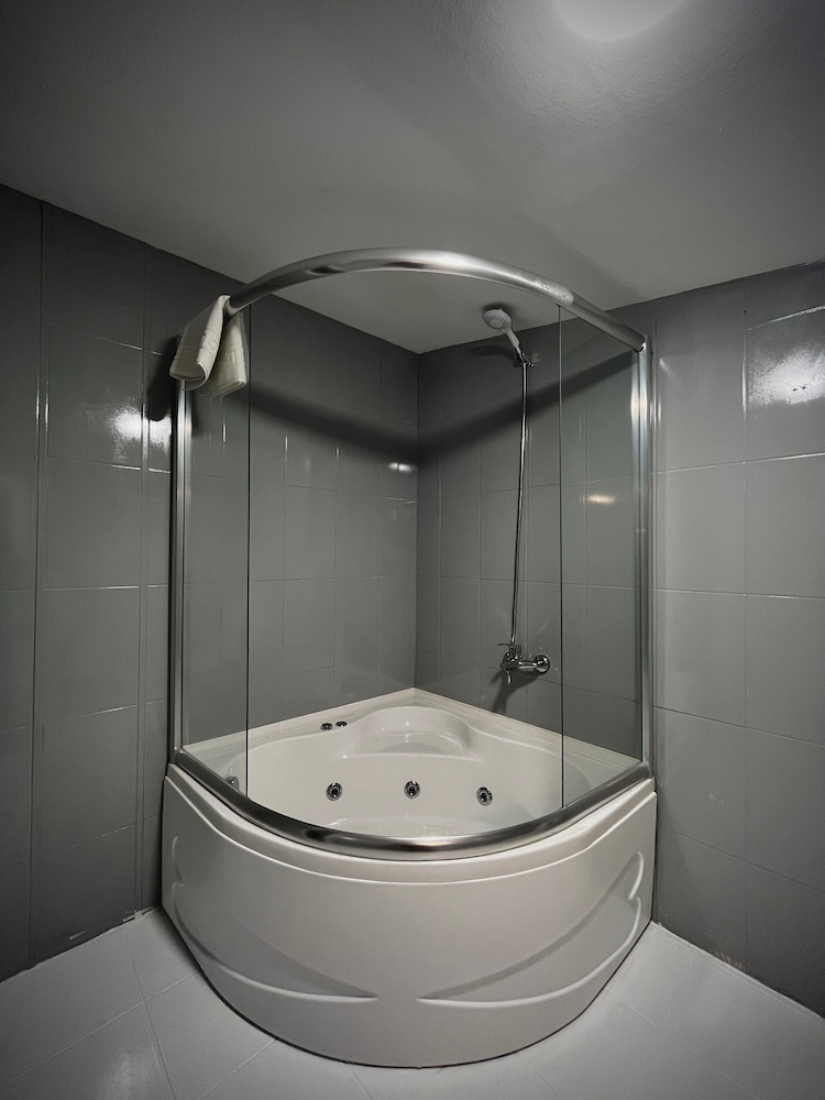 Ankara Risiss Hotel 73/74