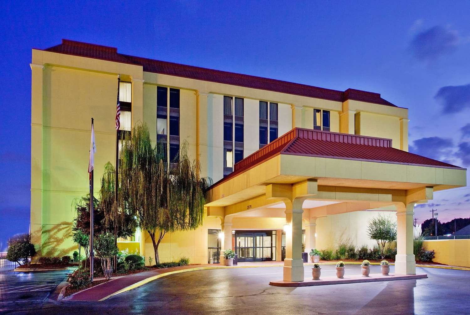 La Quinta Inn & Suites by Wyndham Memphis Airport Graceland 2/71