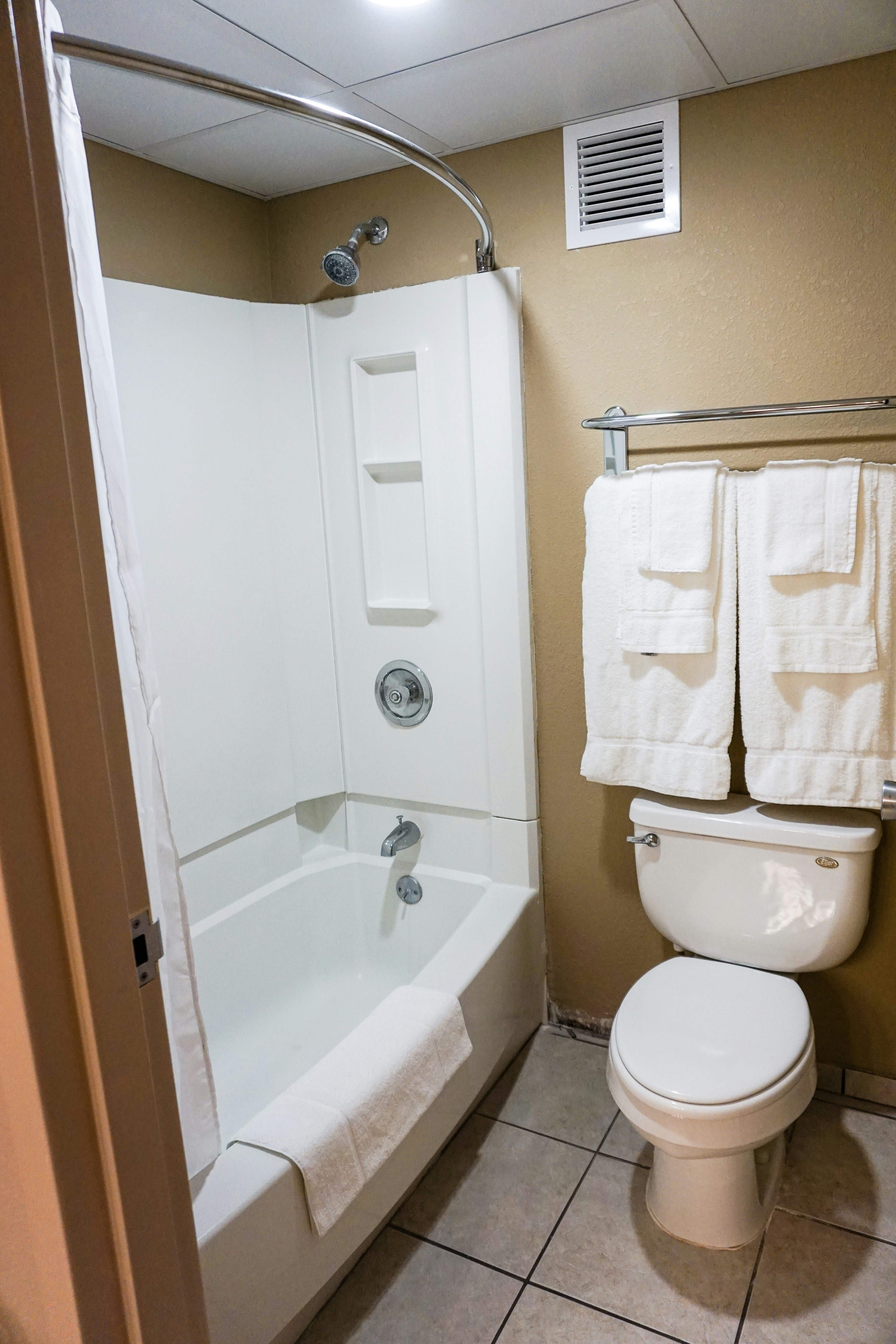 Boarders Inn and Suites by Cobblestone Hotels - Grand Island 75/75