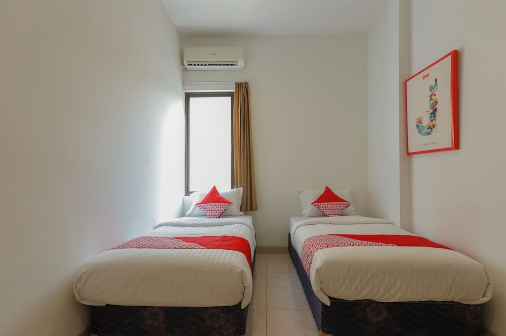 OYO 866 Idola Residence 22/27