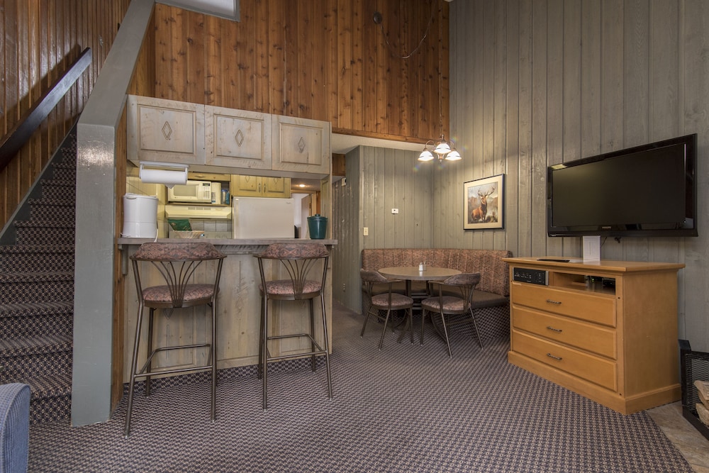 Douglas Fir Resort 36/54