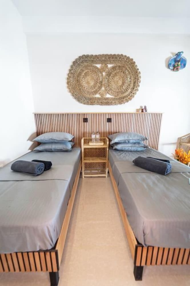 New Bay View Villa 18/50