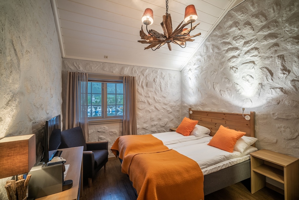 Sagafjord Hotel 5/42