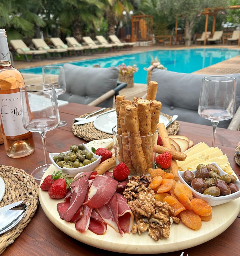 Dolce Vita Luxury Bungalows 35/50