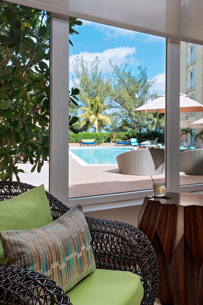 Courtyard Nassau Downtown Junkanoo Beach Ex Sunset Resort Bahamas 17/36