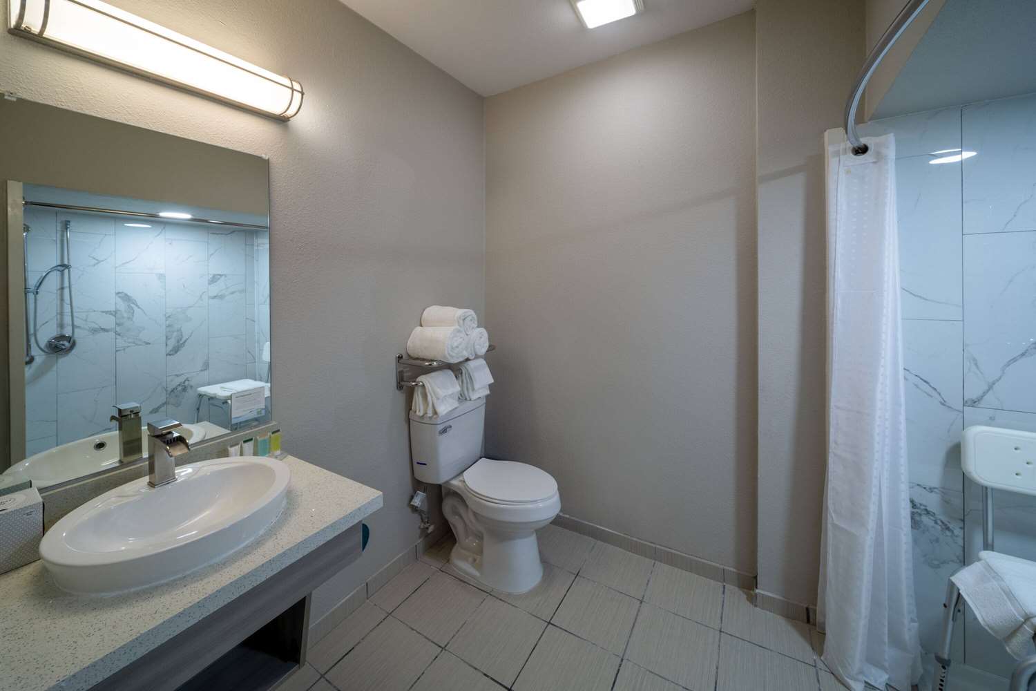 Microtel Inn and Suites by Wyndham Bossier City 34/46