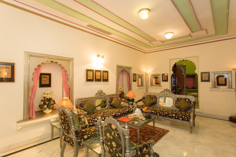 Shiv Niwas Palace 35/71