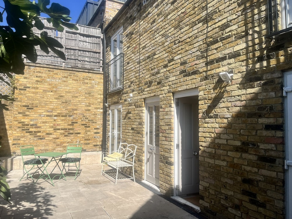 Kew Rooms 38/49