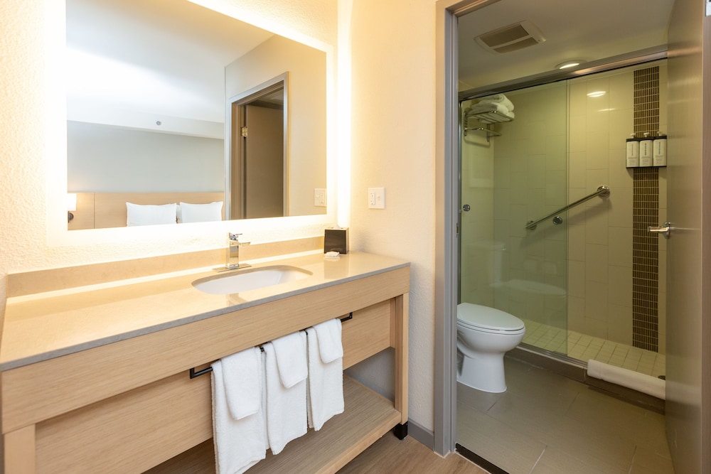 Hyatt Place Greenville/Haywood 56/58