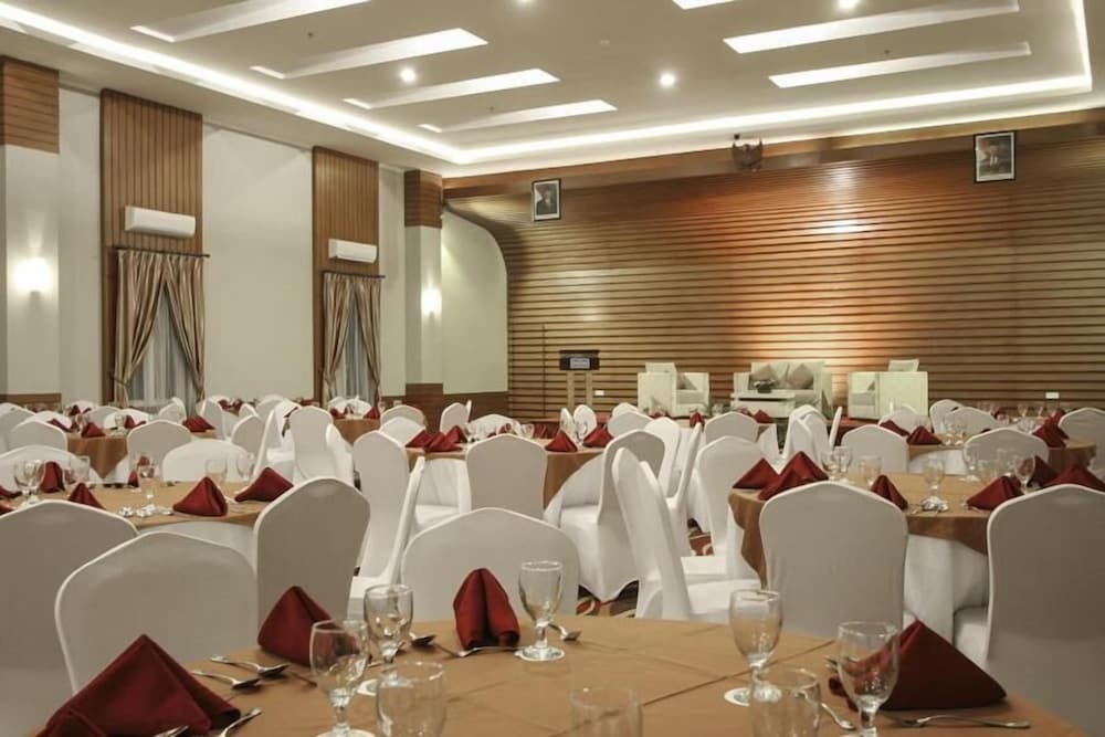 Hotel Dafam Pekalongan 56/66