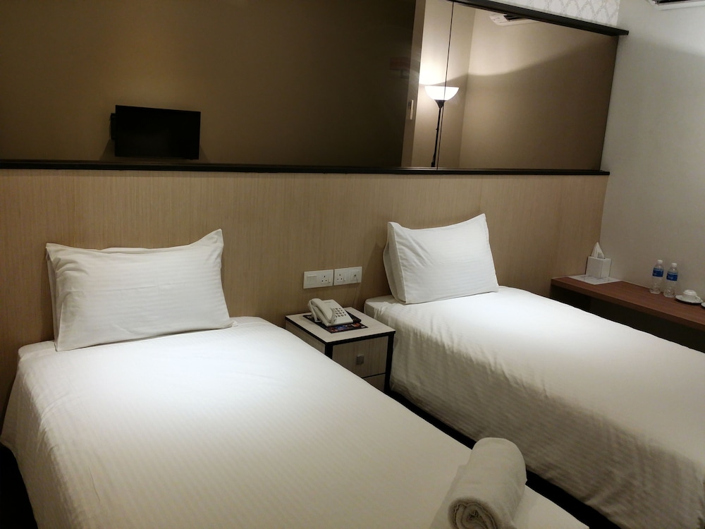 D Elegance Hotel 9/43