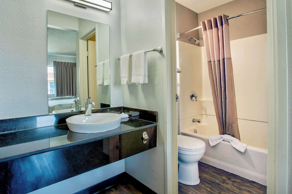 Motel6 Salem, OR 57/62