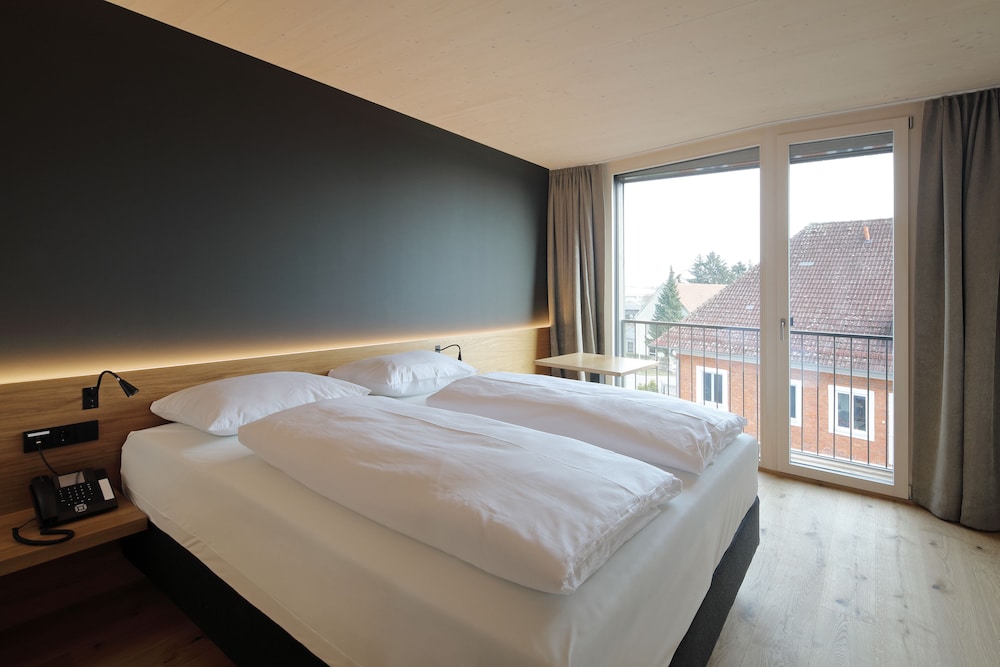 2ND Home Hotel 13/43