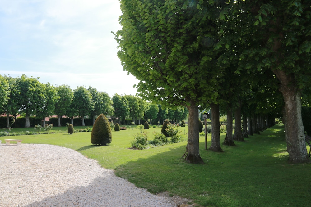 Domaine De Bayeux 56/69