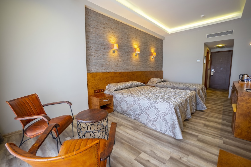 Deluxe, Sea View