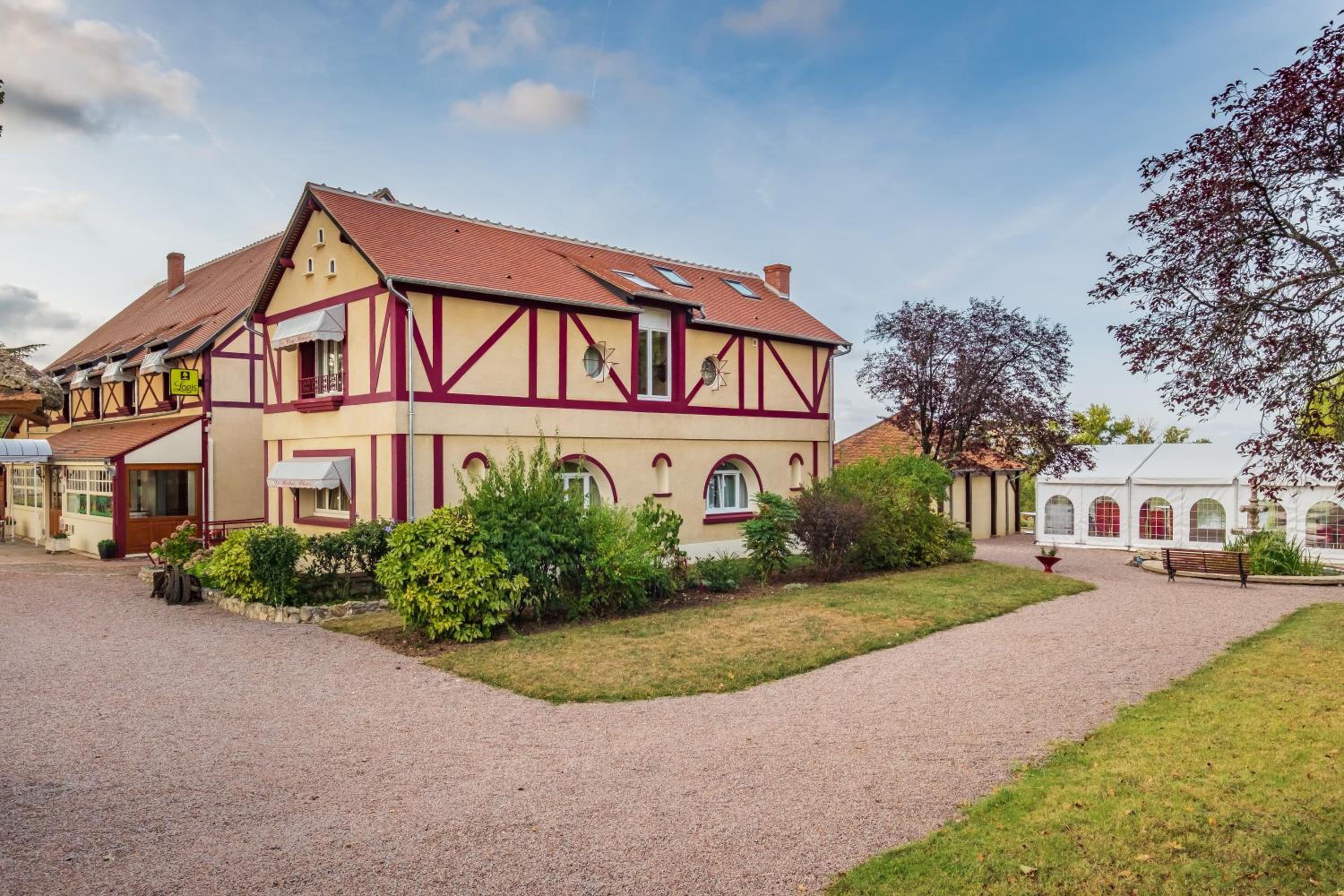 HOTEL LE COQ HARDI 2/51