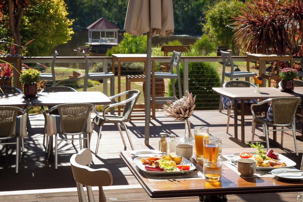 FOREST LODGE RESORT 29/50