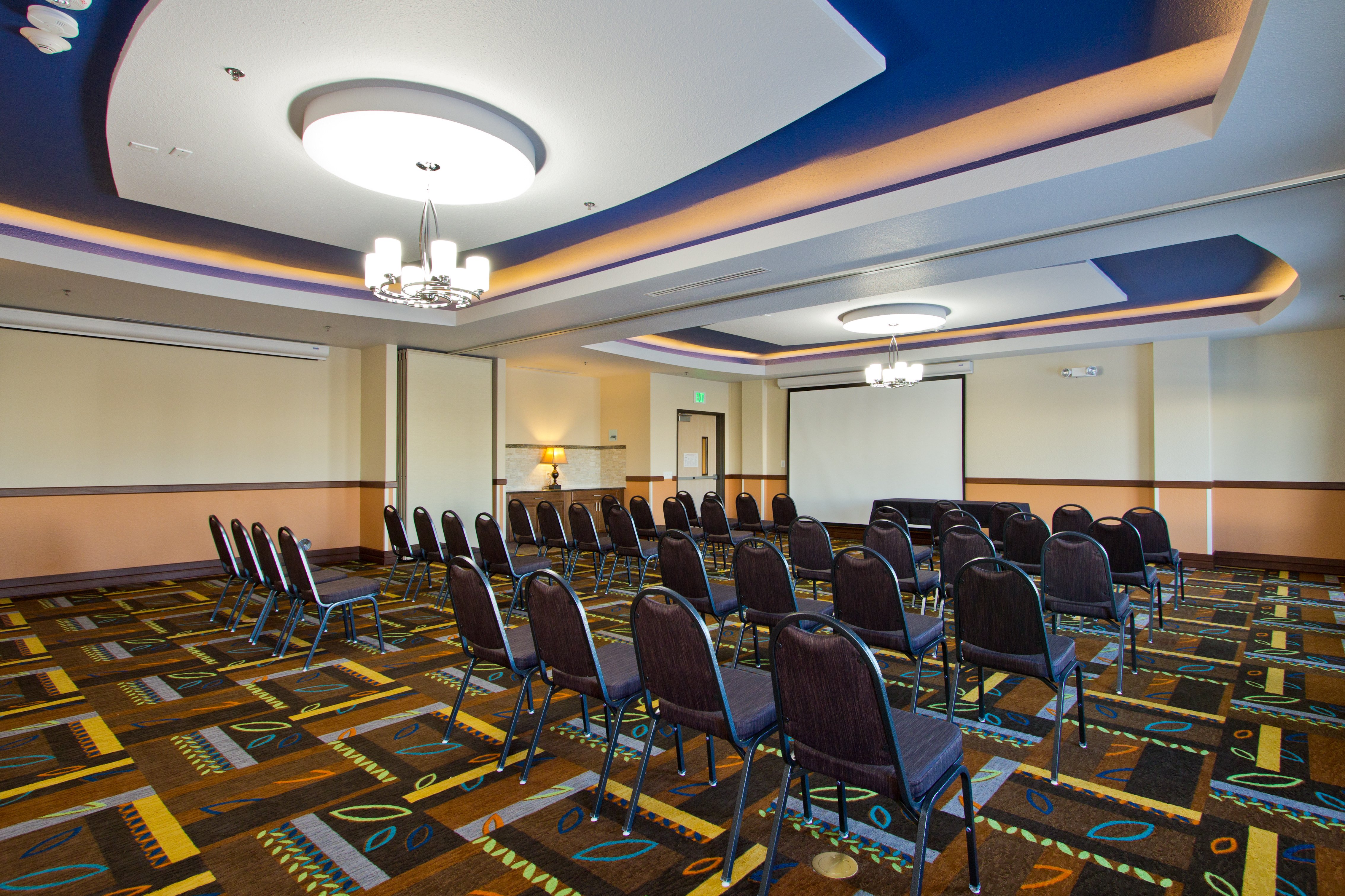 Holiday Inn Express Hotel Suites Denver East Peoria Street 50/59