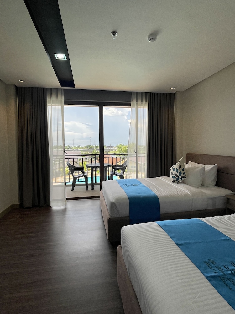 River Palm Hotel and Resort 8/15