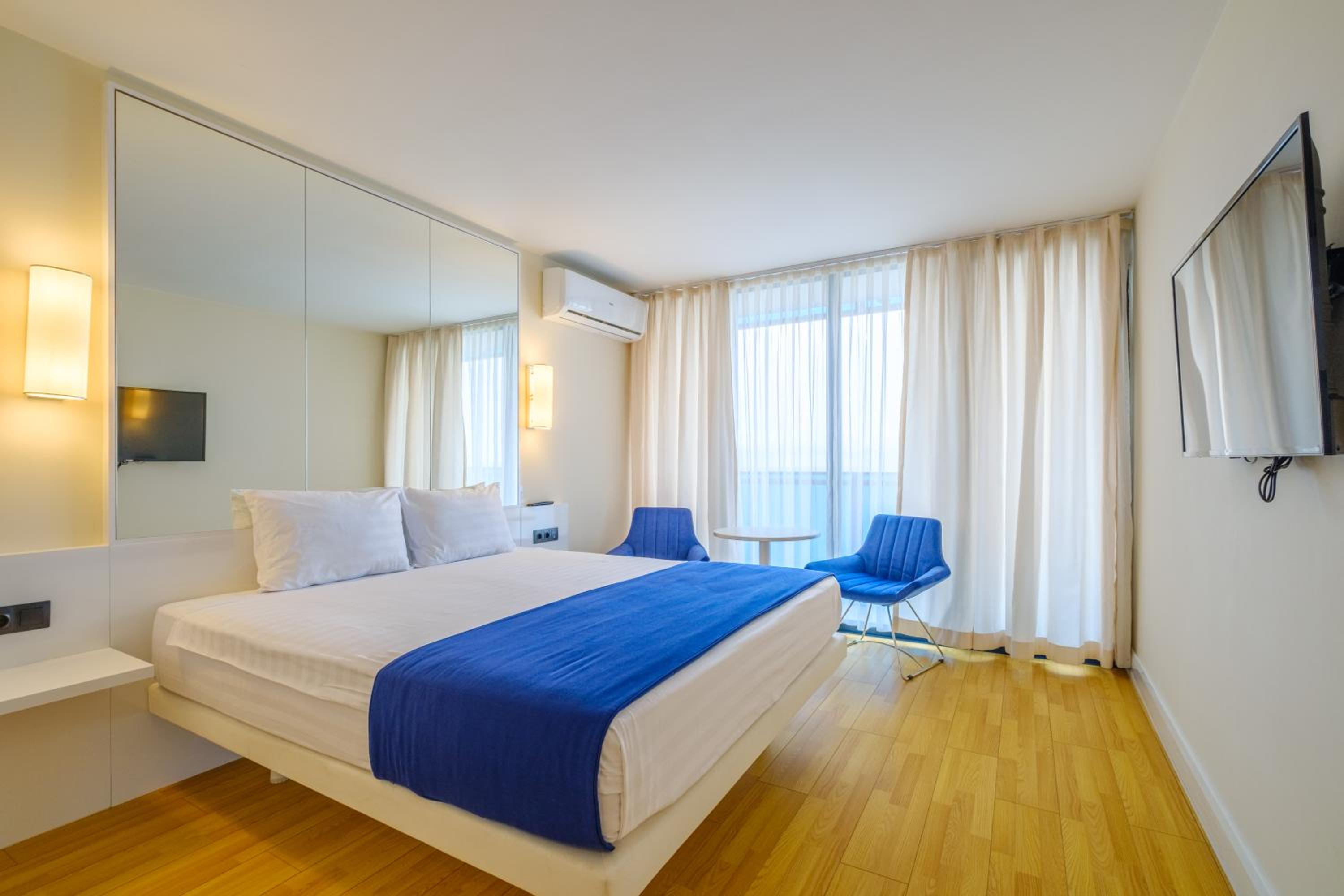 Orbi City Aparthotel 19/33