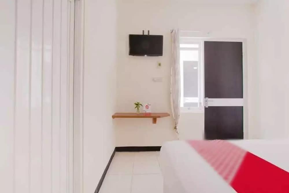 OYO 3350 Cozy Residence Syariah 8/17